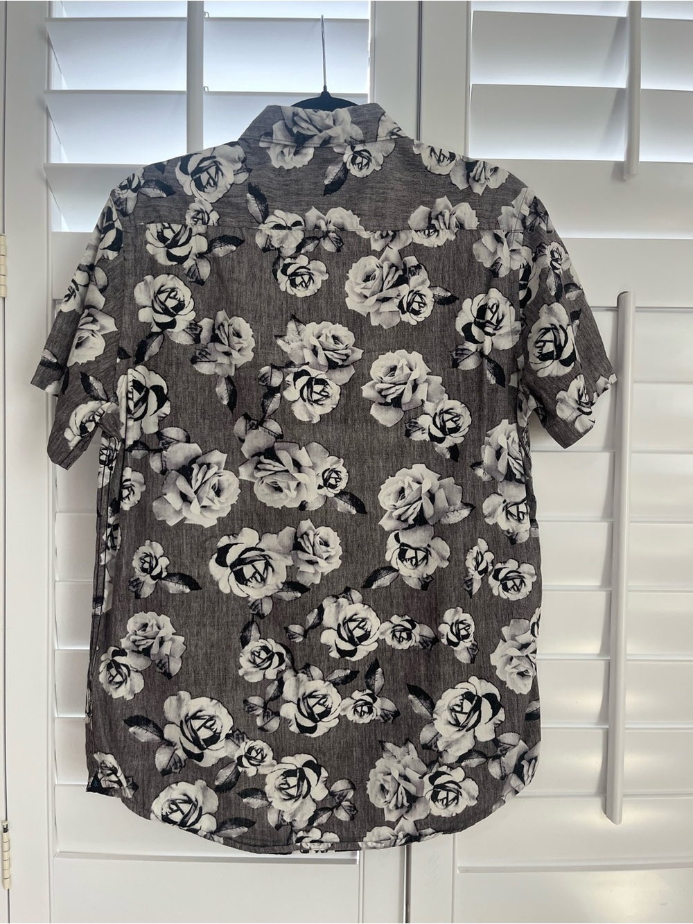 Denim & Flower Black and White Floral Short Sleeve Button-Down Shirt